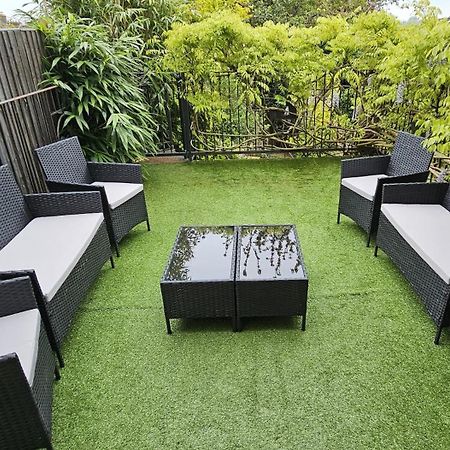 فيلا The Hive 4 Bed House Pool Table Air-Con ميدستون المظهر الخارجي الصورة