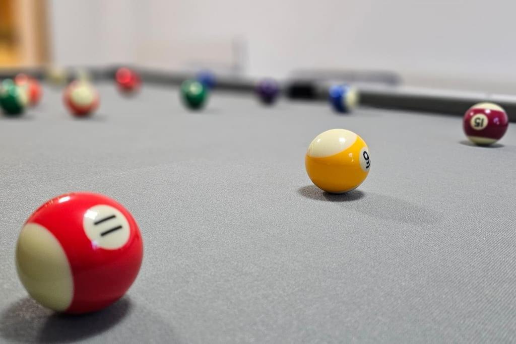 فيلا The Hive 4 Bed House Pool Table Air-Con ميدستون المظهر الخارجي الصورة